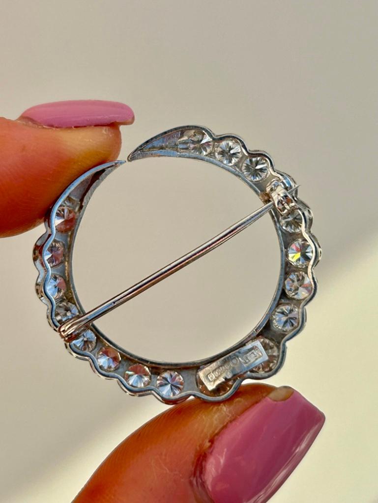 Large Diamond Crescent Brooch Approx 3.70 carats 18ct White Gold - Image 3 of 5