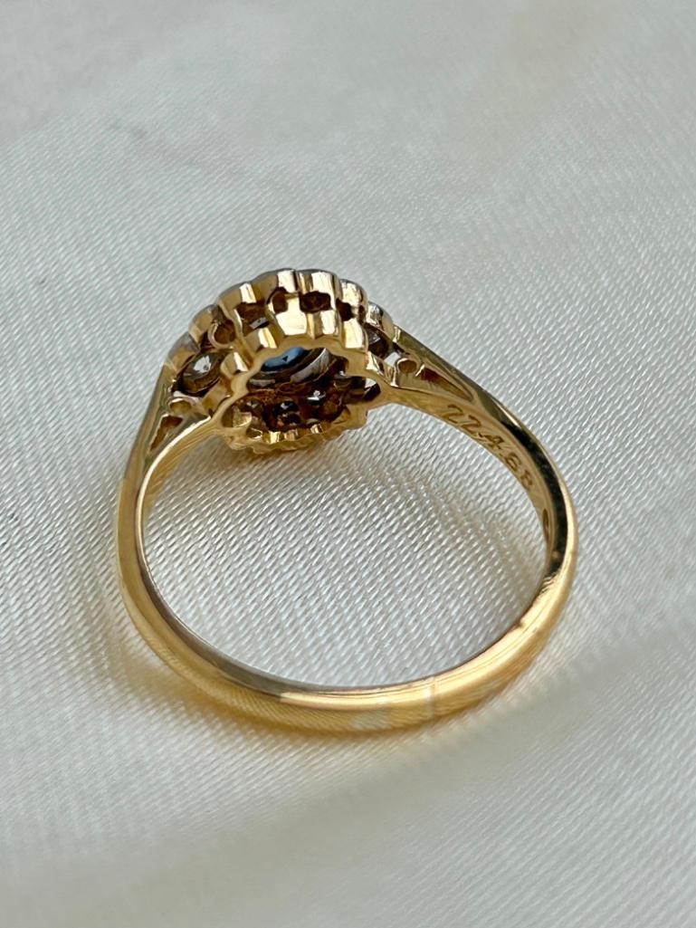 18ct Yellow Gold Sapphire and Diamond Flower Ring - Image 6 of 7