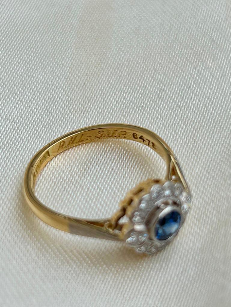 18ct Yellow Gold Sapphire and Diamond Flower Ring - Image 4 of 7