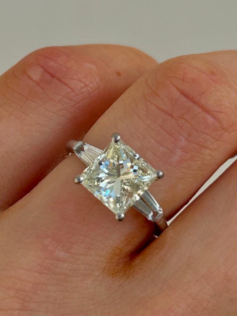 Vintage 2.5 Carat Diamond Princess Cut Ring - Image 2 of 6