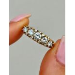Large Diamond 5 Stone Ring with Diamond Points Approx 1.10ct in 18ct Yellow Gold