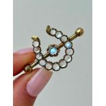 Large Antique Moonstone Horseshoe Brooch in Gold