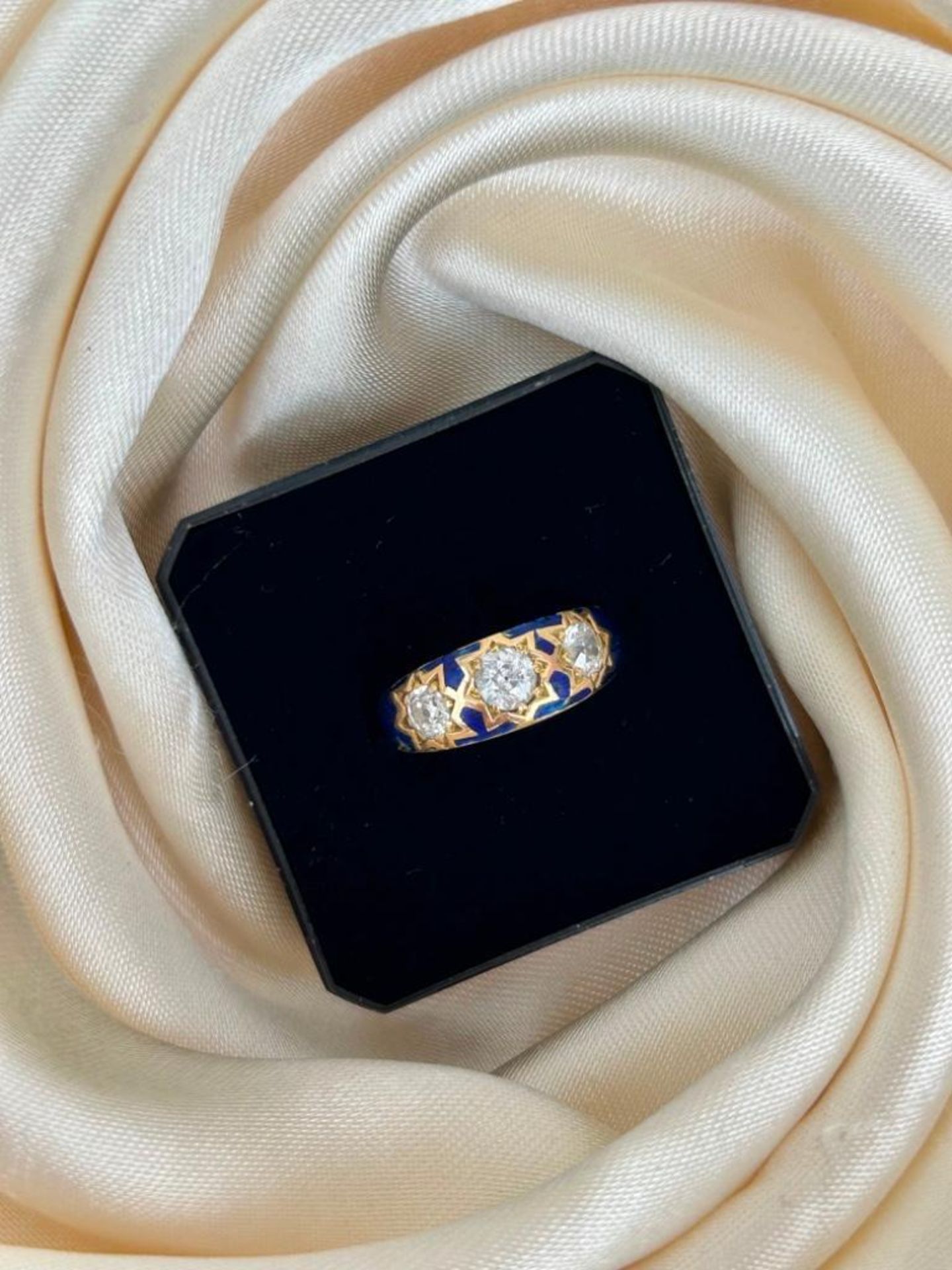 Victorian Chunky 18ct Yellow Gold Approx .90 Diamond OMC Blue Enamel Triple Starburst Ring - Image 4 of 6