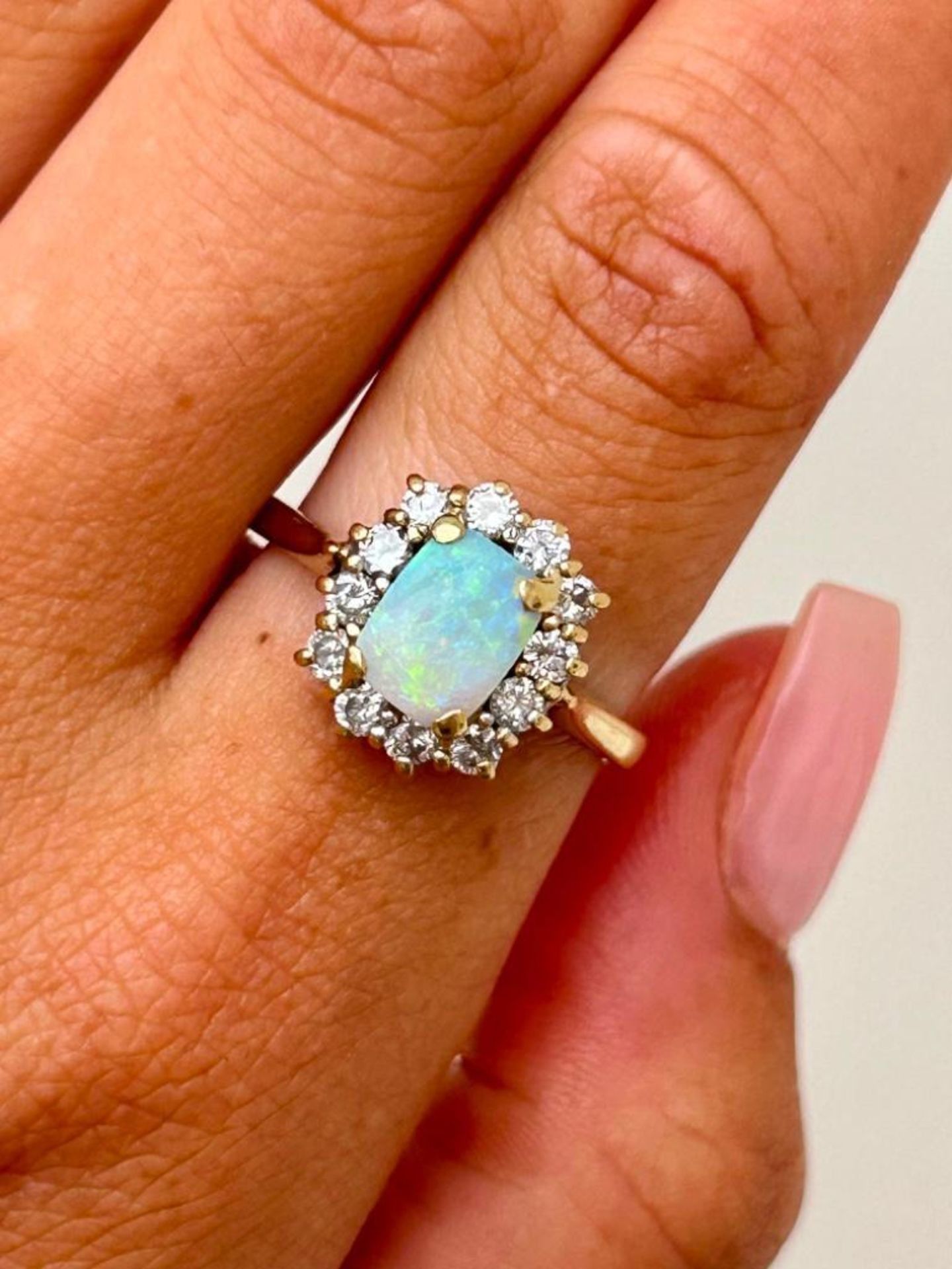 18ct Yellow Gold Opal and Diamond Ring - Image 2 of 7