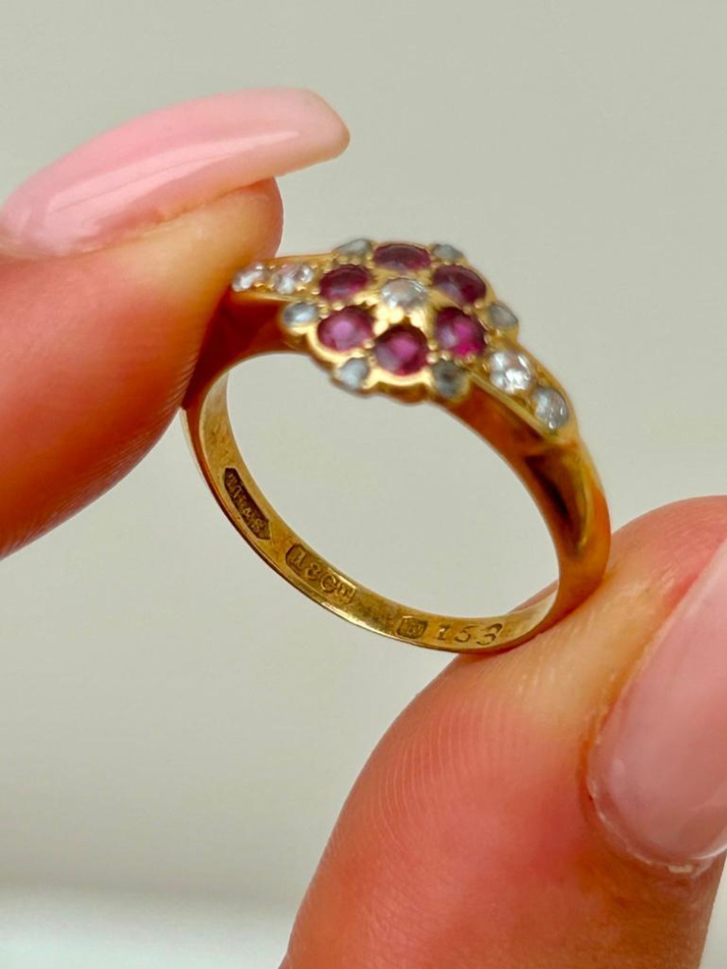 Wonderful Antique 18ct Yellow Gold Ruby and Diamond Ring - Image 5 of 6