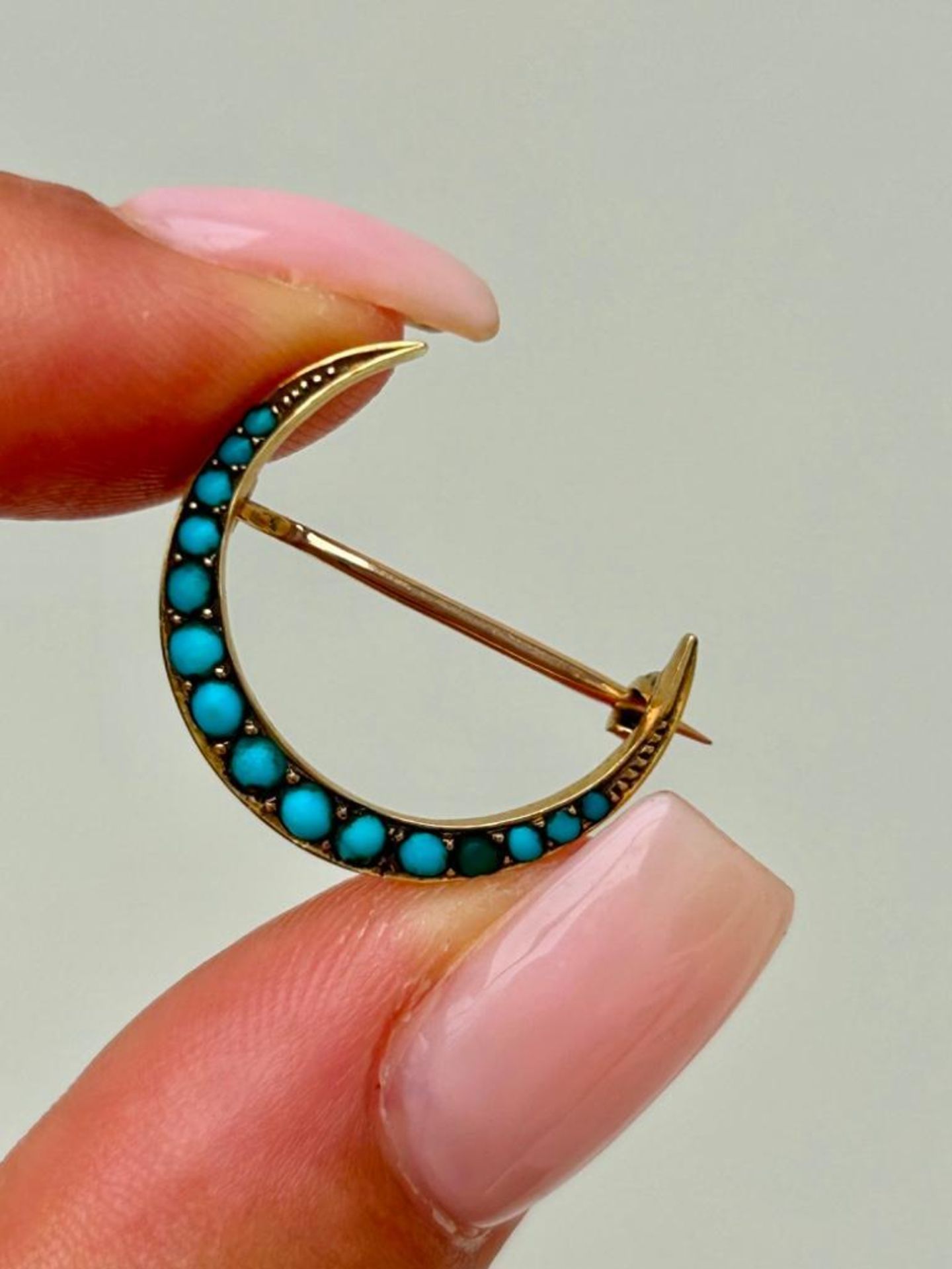 Antique Boxed 15ct Yellow Gold Turquoise Crescent Brooch - Image 5 of 6