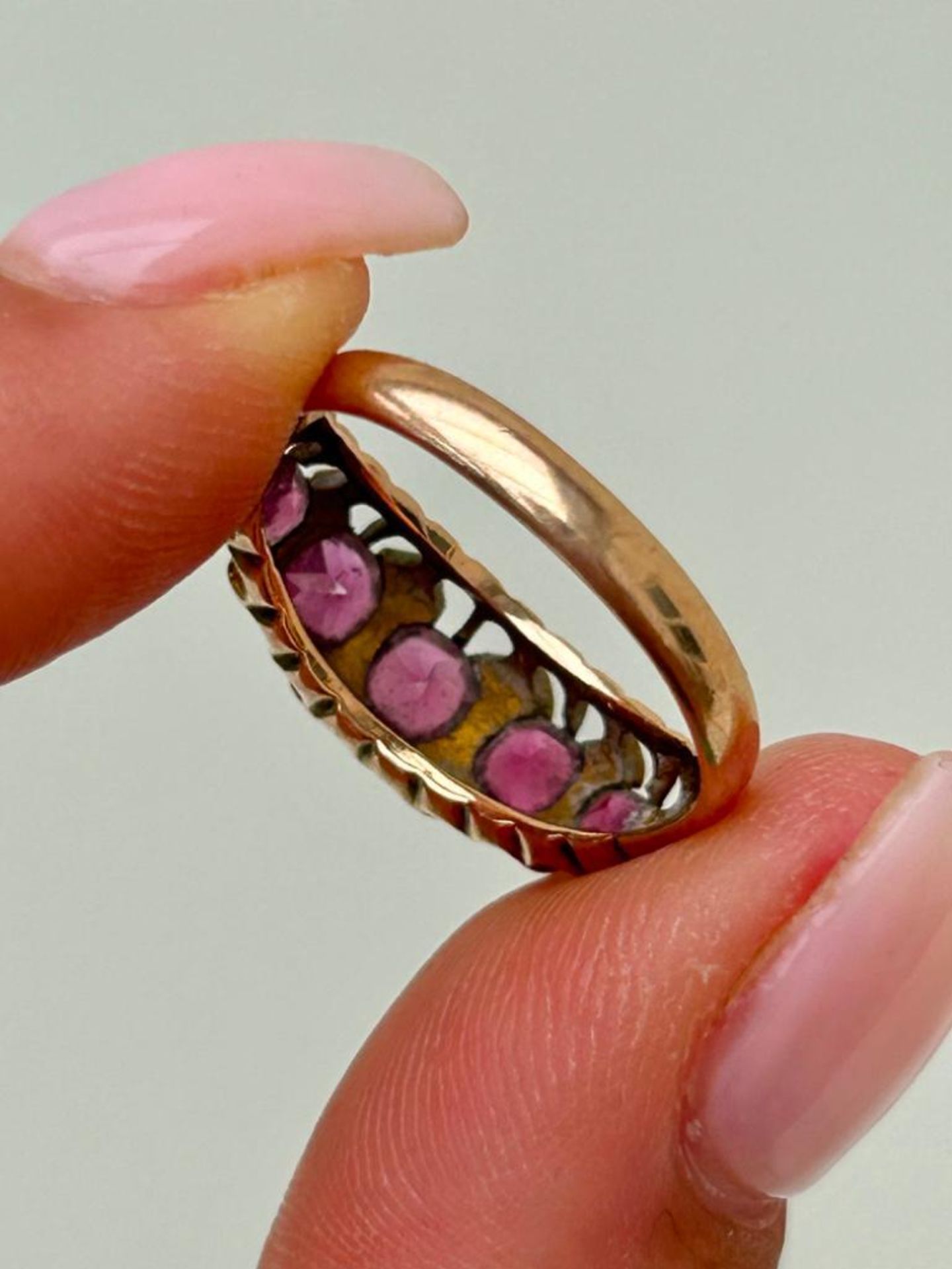 Antique 9ct Gold Ring with Pearl Spacers - Image 6 of 7