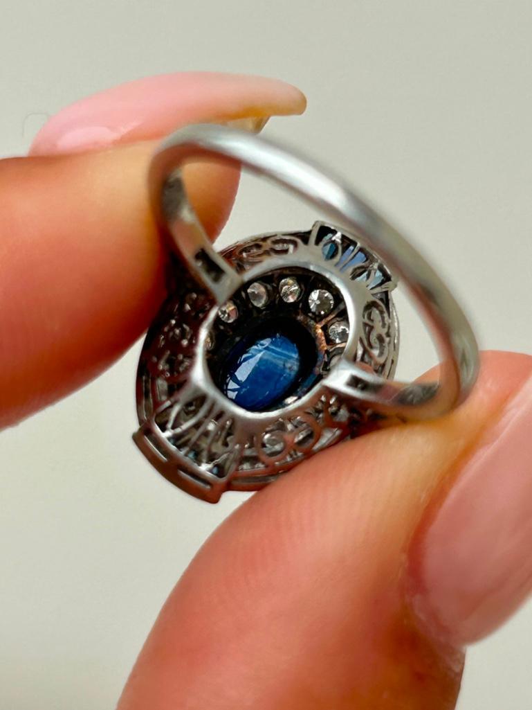 Antique Art Deco Cabochon Sapphire and Diamond Cluster Ring in Platinum - Image 5 of 5