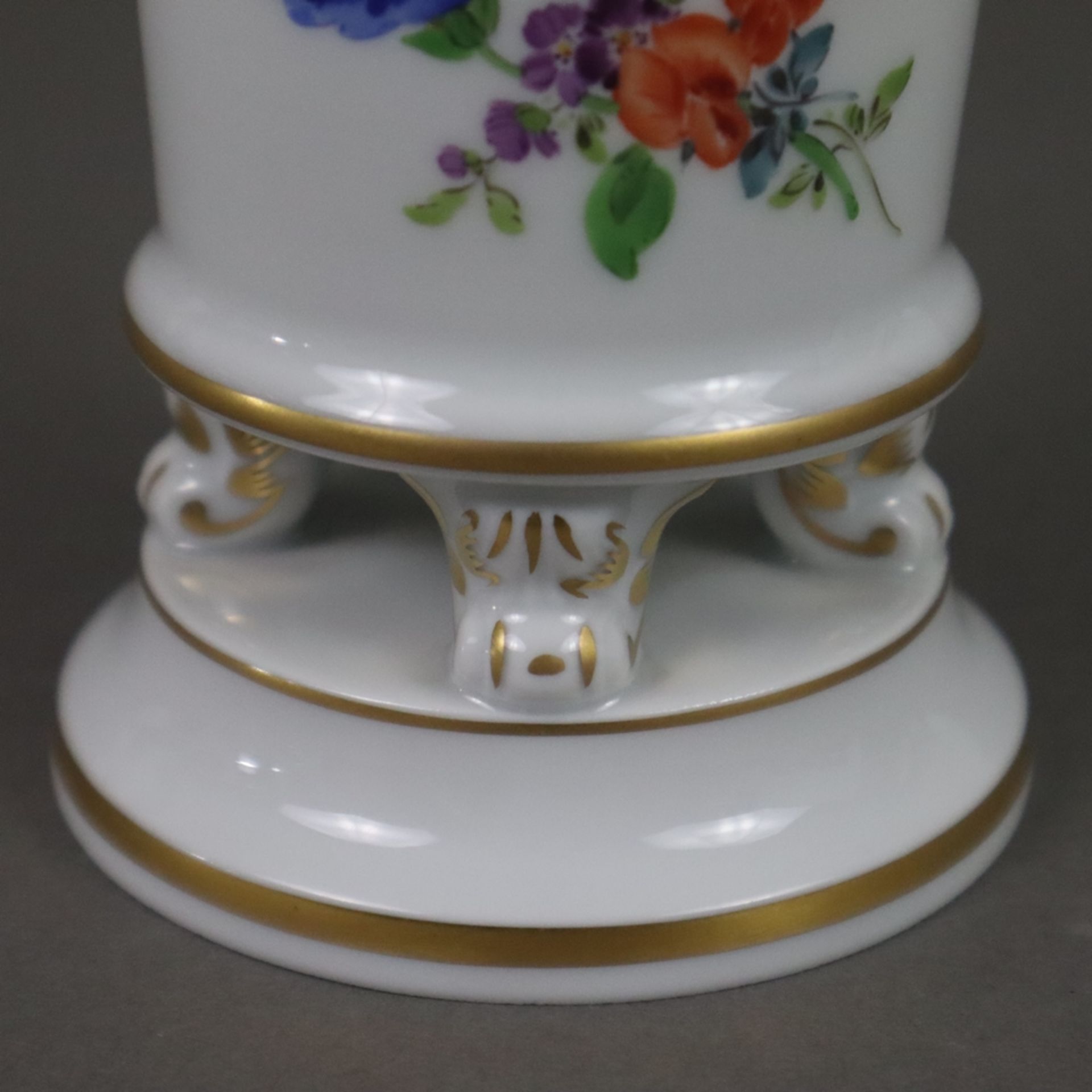 Miniaturvase - Meissen, Porzellan, polychrome Blumenmalerei, Goldstaffage, zylindrischer Körper mit - Image 5 of 6