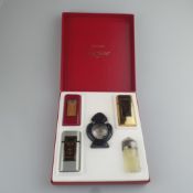 Satz von 5 Miniatur-Parfumflakons von CARTIER in Originalbox - Probenset, Must de Cartier 1981 Parf