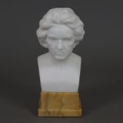 Beethoven-Büste - Anfang 20. Jh., Alabasterbüste von Ludwig van Beethoven (1770 Bonn - 1827 Wien), 