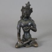 Buddha Amitayus - Nepal/Tibet, schwerer Bronzeguss, braun patiniert, vollrunde Darstellung im Medit