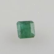 Loser Smaragd- 2,01 ct, grün, Smaragdschliff, Maße: 7,5 x 7,5 x 4,5 mm, transparent, in Acrylglasbo