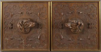 Paar Holzpaneele mit Jagdhundköpfen - 2. Hälfte 19. Jahrhunderts, Holz, braun gebeizt, quadratische