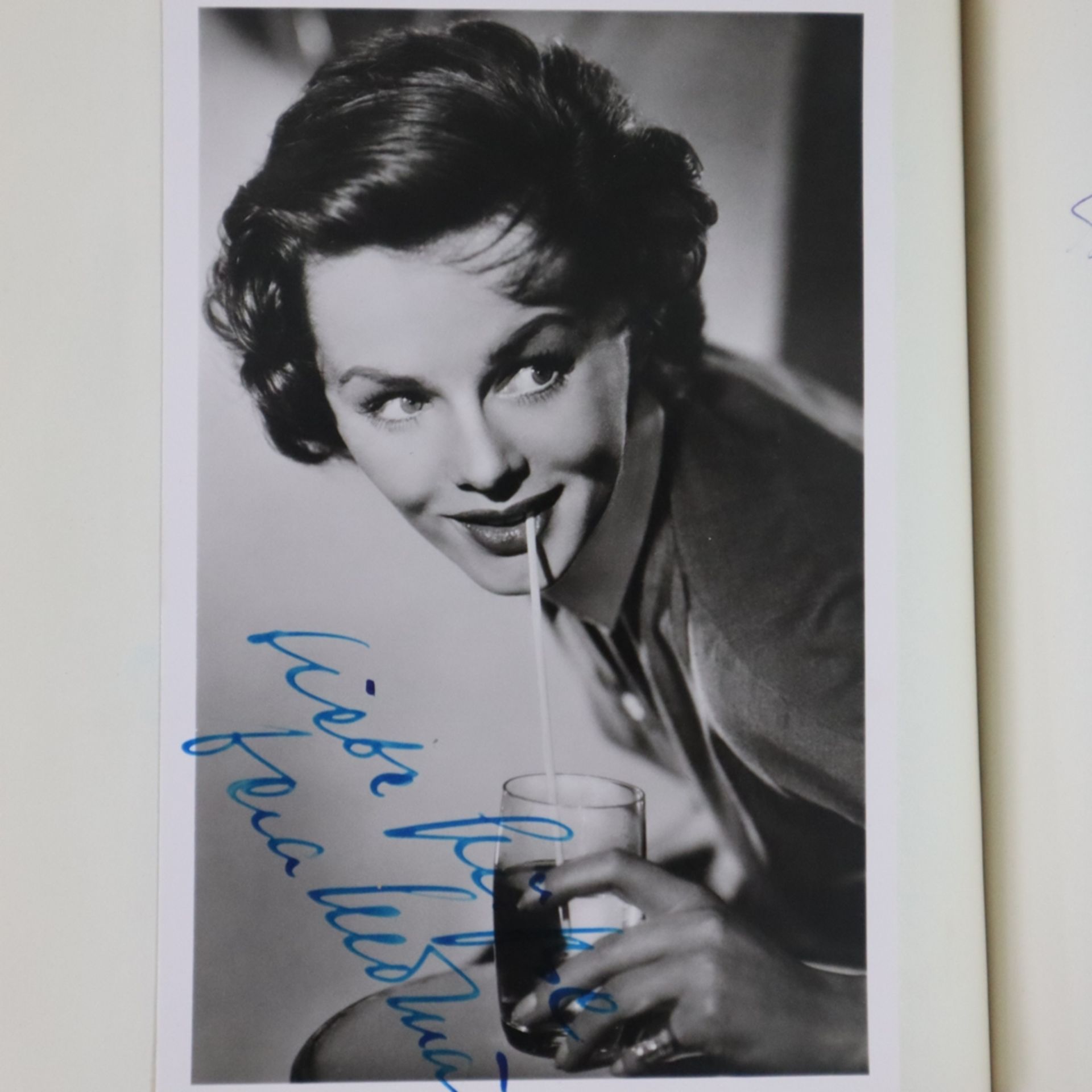 Zwei Autogramm-Alben aus den Jahren 1953 und 1954- sorgfältig von der Frankfurterin Margarete Kautz - Bild 12 aus 14
