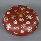 Runde Deckeldose - Japan, Meiji-Zeit, spätes 19.Jh., wohl Exportware für China, Außenwandung rotbra