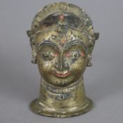 Gauri-Kopf / Parvati-Kopf - Indien, Gelbguss mit Resten der Kaltbemalung, Kopfaufsatz im Dreivierte