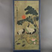 Chinesisches Rollbild mit „Glück-& Langes Leben“-Symbolik- Kraniche, Schildkröten und Blüten unter 
