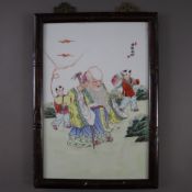 Famille rose-Porzellanbild - China 20.Jh., rechteckige Porzellanplatte mit Holzrahmung, in polychro