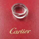 Cartier-Ring «Paris Nouvelle Vague» - Weißgold 750/000 (18 K), massive, glatte, gekreuzte Schiene,
