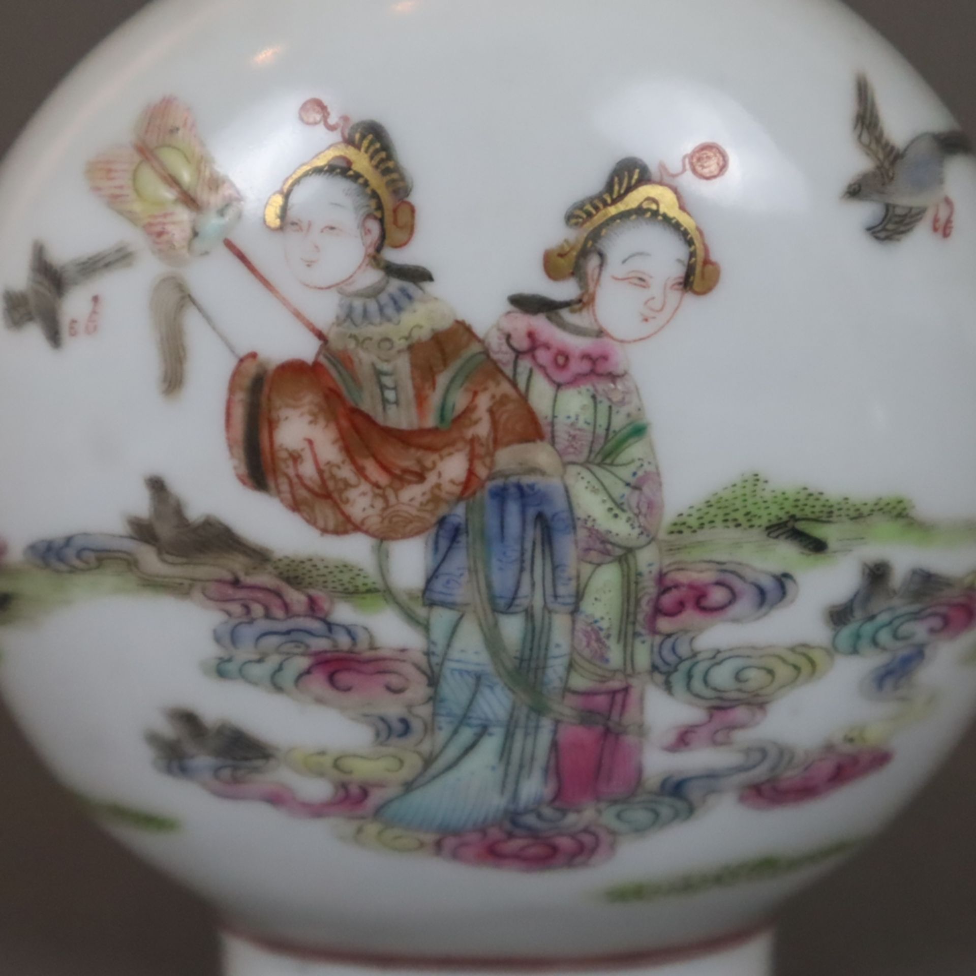 Famille rose-Snuffbottle - China frühes 20.Jh., fein gemalter Dekor mit mythischen Figuren in kunst - Image 2 of 6