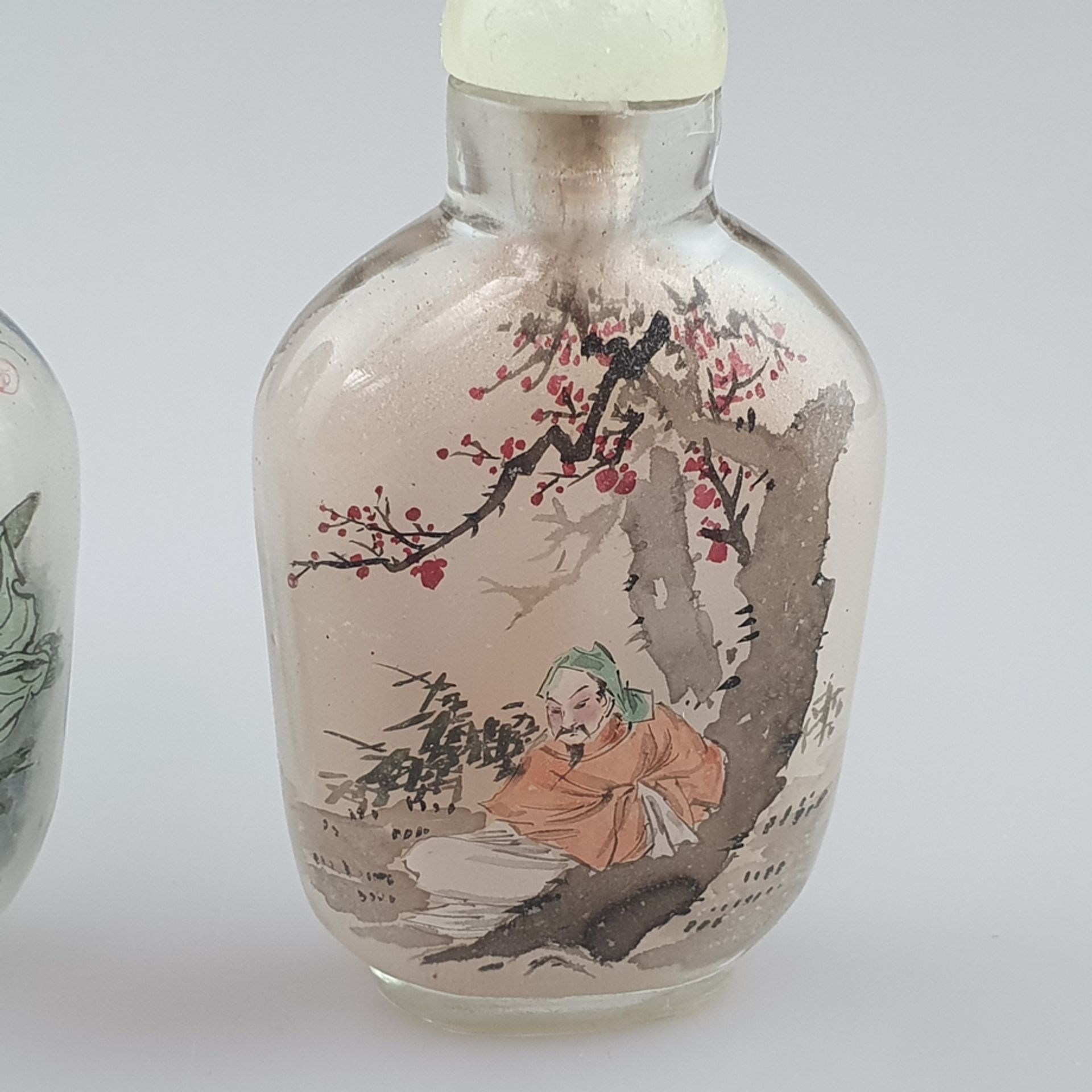 Zwei Snuffbottles - China, 20. Jh., abgeflachte Rouleau-Glaswandungen, beidseitige sehr feine Innen - Image 3 of 5