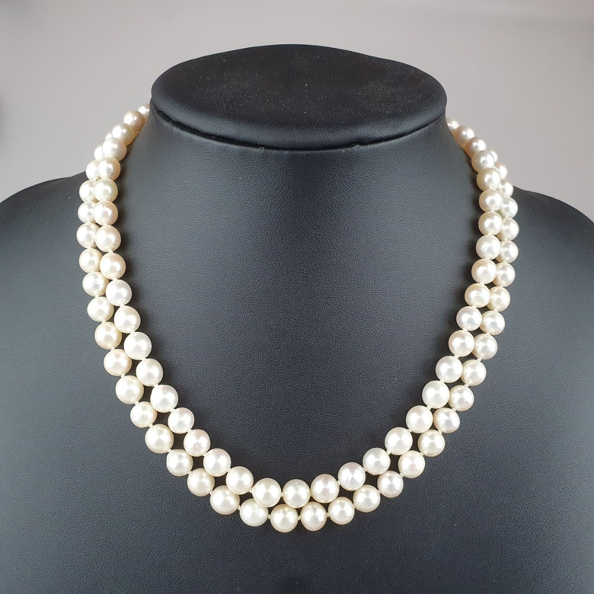 Perlencollier mit aufwändig gestalteter Goldschließe - Weißgold 585/000 (14K), zweireihig, Perlen v