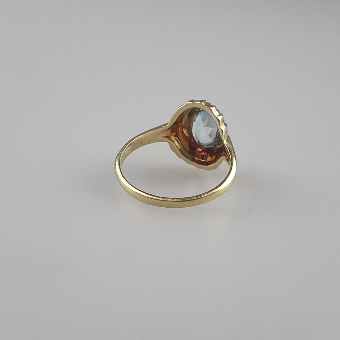 Aquamarinring - Gelbgold 585/000 (14K), innen gestempelt, ovaler facettierter Aquamarin in reliefie - Image 4 of 7