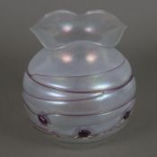Vase - Glasmanufaktur Freiherr von Poschinger, Frauenau, irisierendes Glas mit violetten Faden- und