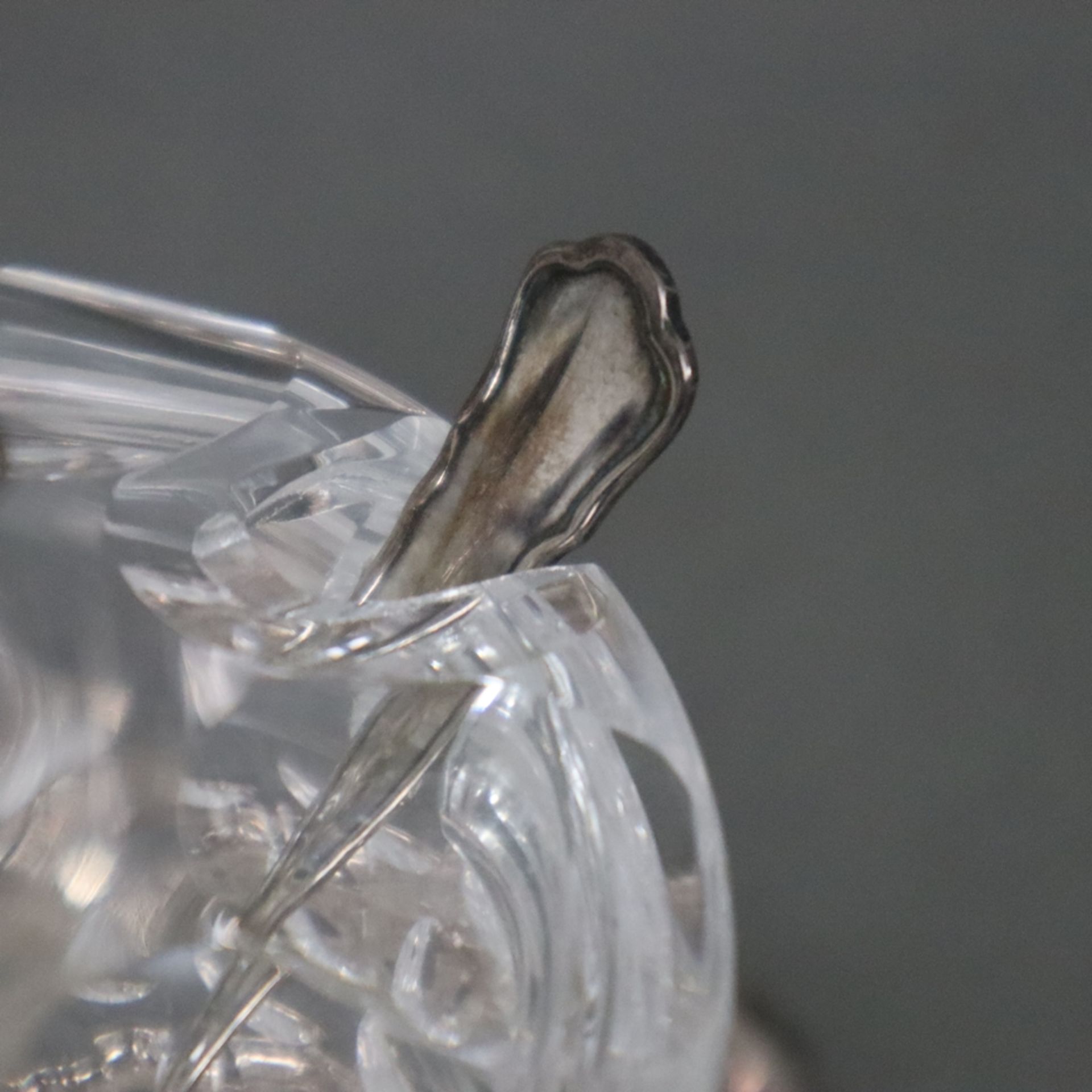 Honigdose mit Silbermontur - Klarglas, runde Dose mit Rund- und Olivenschliff, Deckel mit vollrunde - Bild 4 aus 7