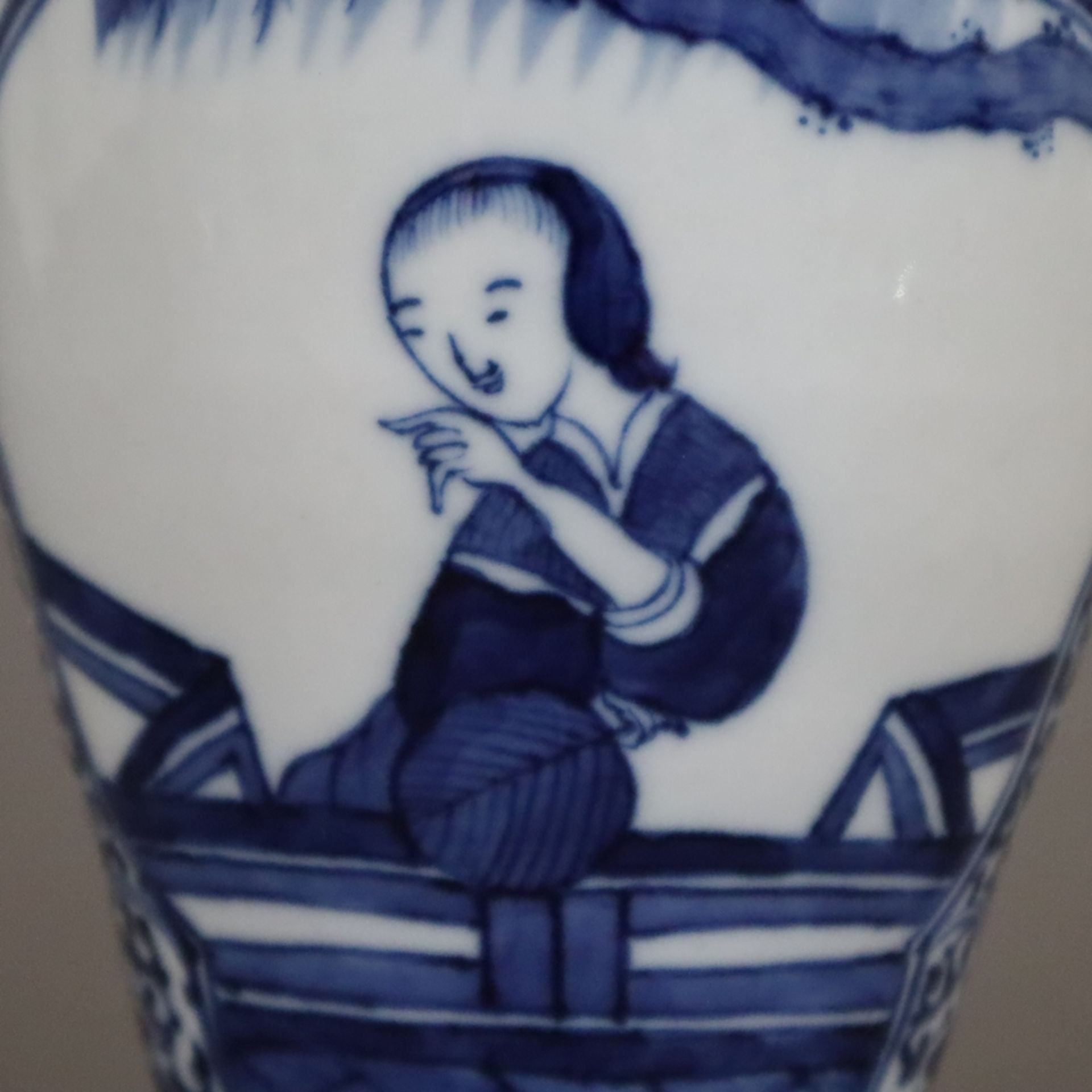 Meiping-Vase - China 20.Jh., Porzellan, umlaufend in Unterglasurblau bemalt mit figürlich besetzten - Image 4 of 8