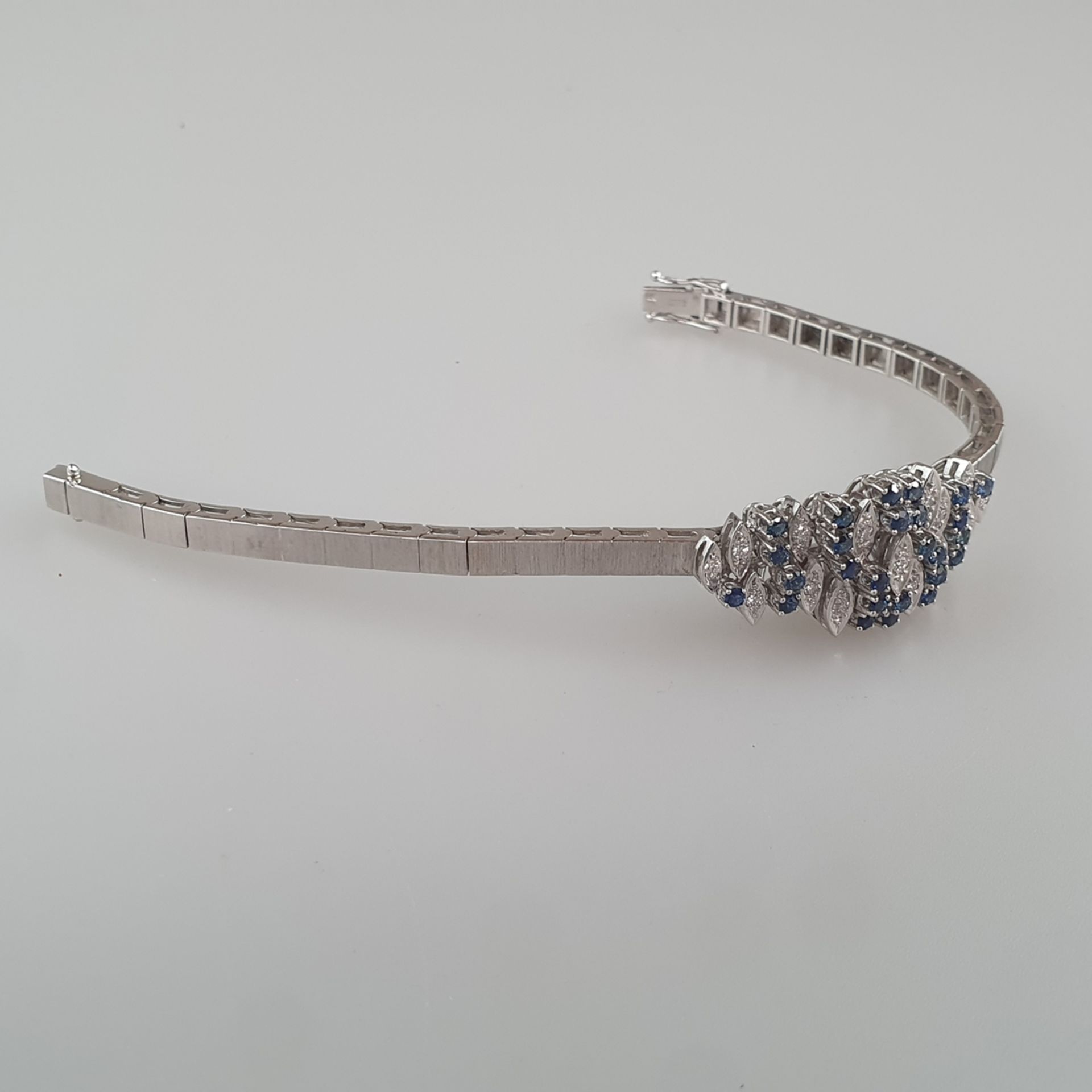 Saphir-/Diamant-Armband - Weißgold 585/000 (14K), gestempelt, unregelmäßig navetteförmiges Mittelte - Bild 3 aus 6