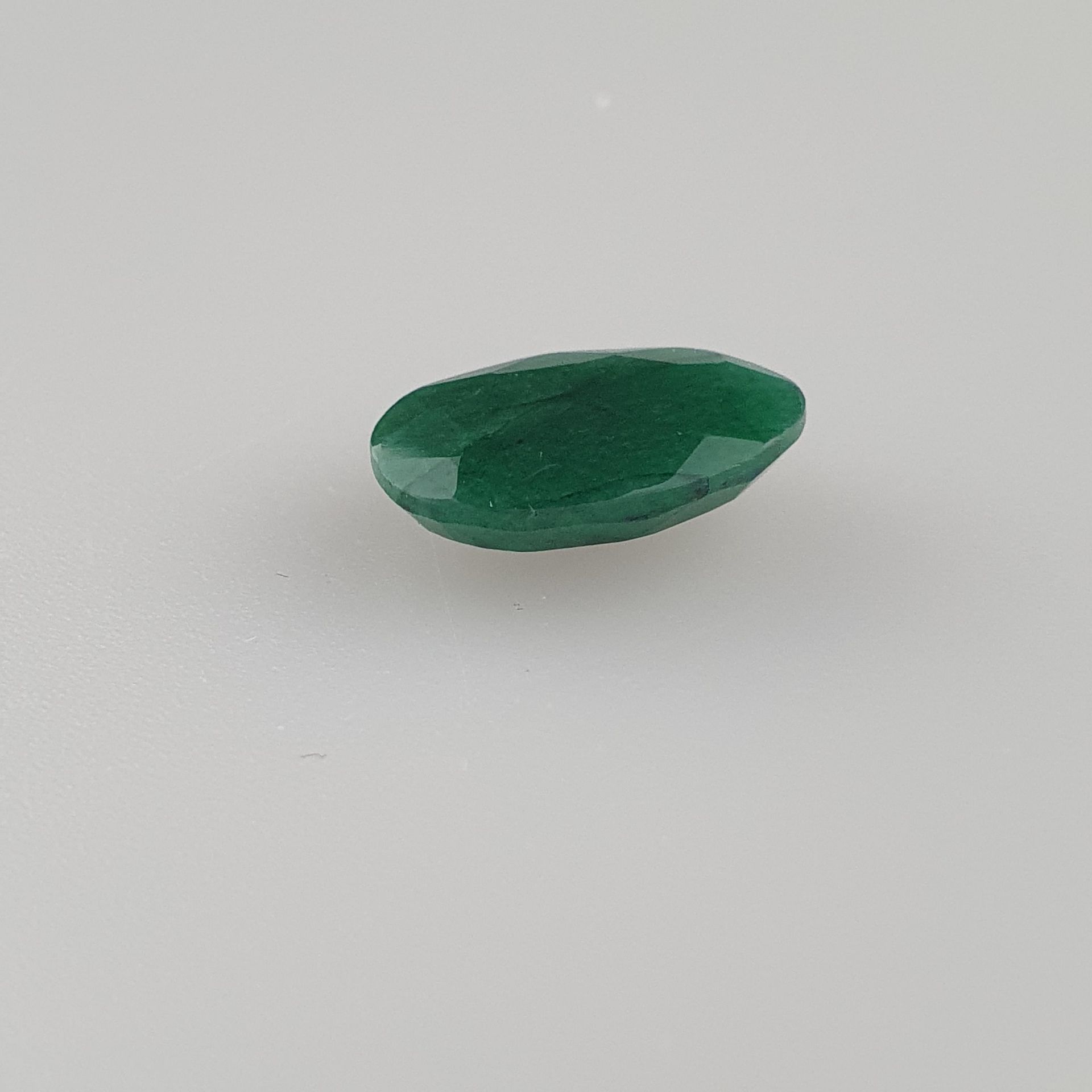 Loser Smaragd - oval facettiert, ca.6.60ct., lose, mit Zertifikat - Bild 3 aus 5