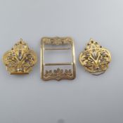 Zwei Jugendstil-Gürtelschließen - Gelbmetall, 1x zweiteilige Form ornamental durchbrochen mit eisen