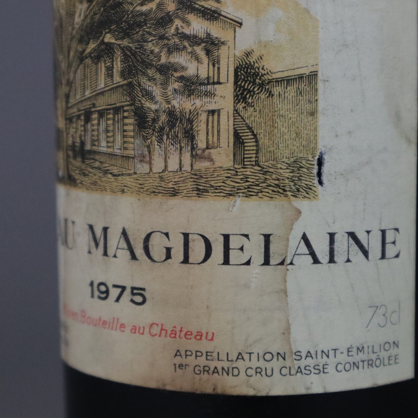 Wein - 1975 Château Magdelaine, Saint-Émilion Grand Cru Classé, France, 0,7 L, Etikett stark beschä - Image 6 of 6