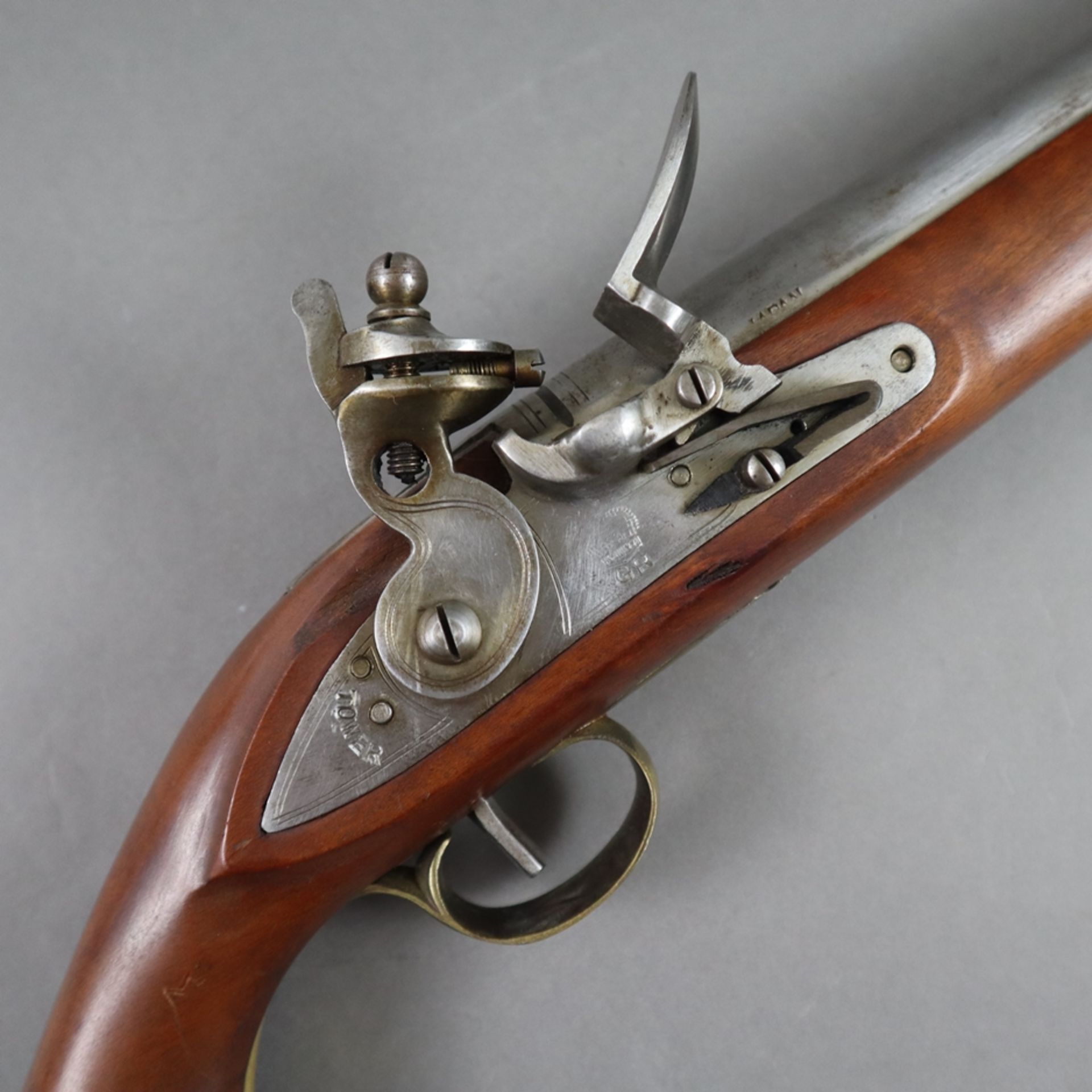 Steinschlosspistole - japanische Replik einer englischen Pistole, runder glatter Lauf, Schlossteile - Bild 2 aus 11