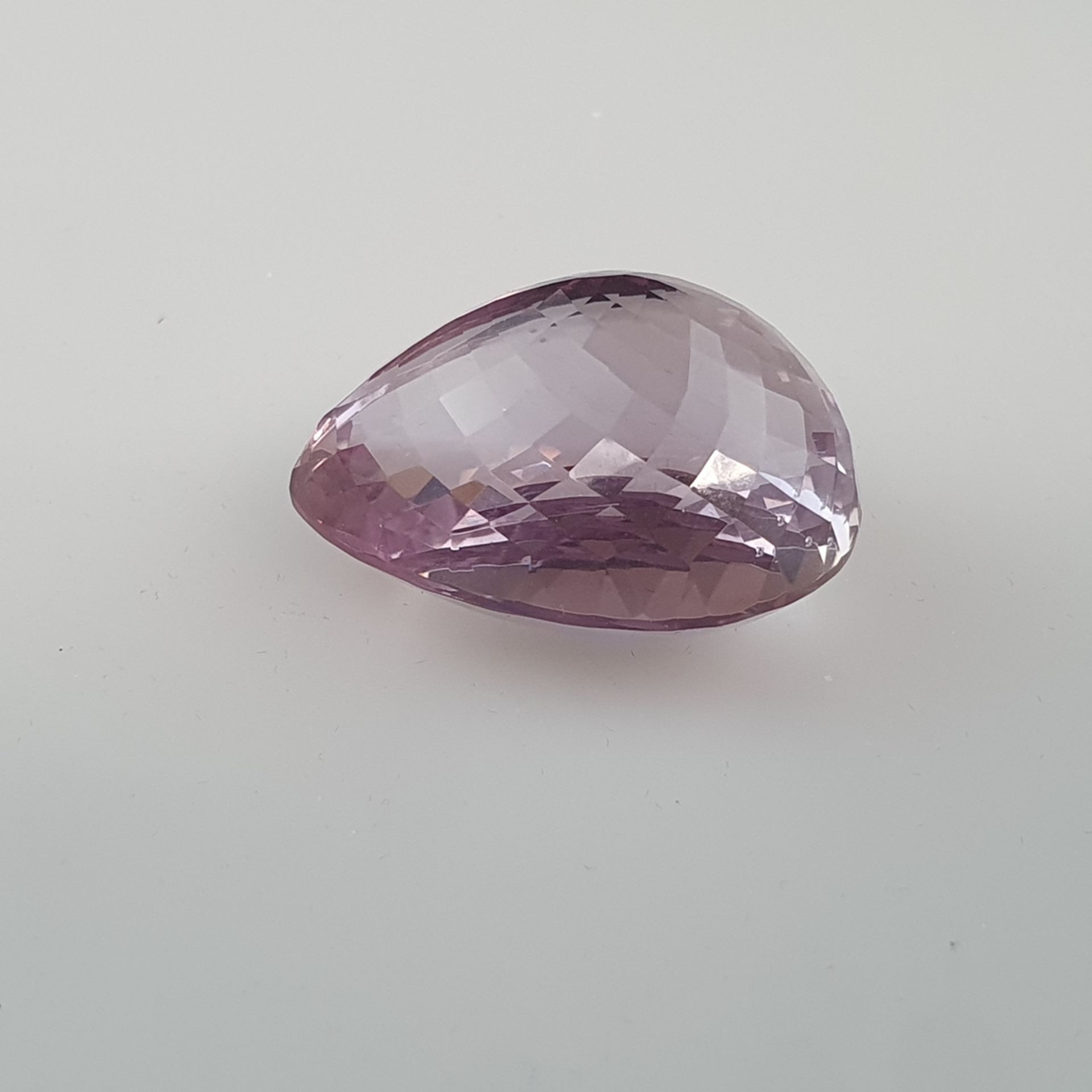 Loser Amethyst - 82,63 ct., Tropfen-/Brioletschliff, Maße: 31,3 x 24,4 x 17,4 mm, WGI-Zertifikat WG - Bild 4 aus 7