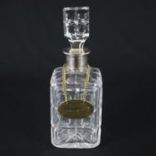 Whiskykaraffe mit Silbermontur -20. Jh., dickwandiges Klarglas mit Schäl-, Kugel- und Kehlschliff, 
