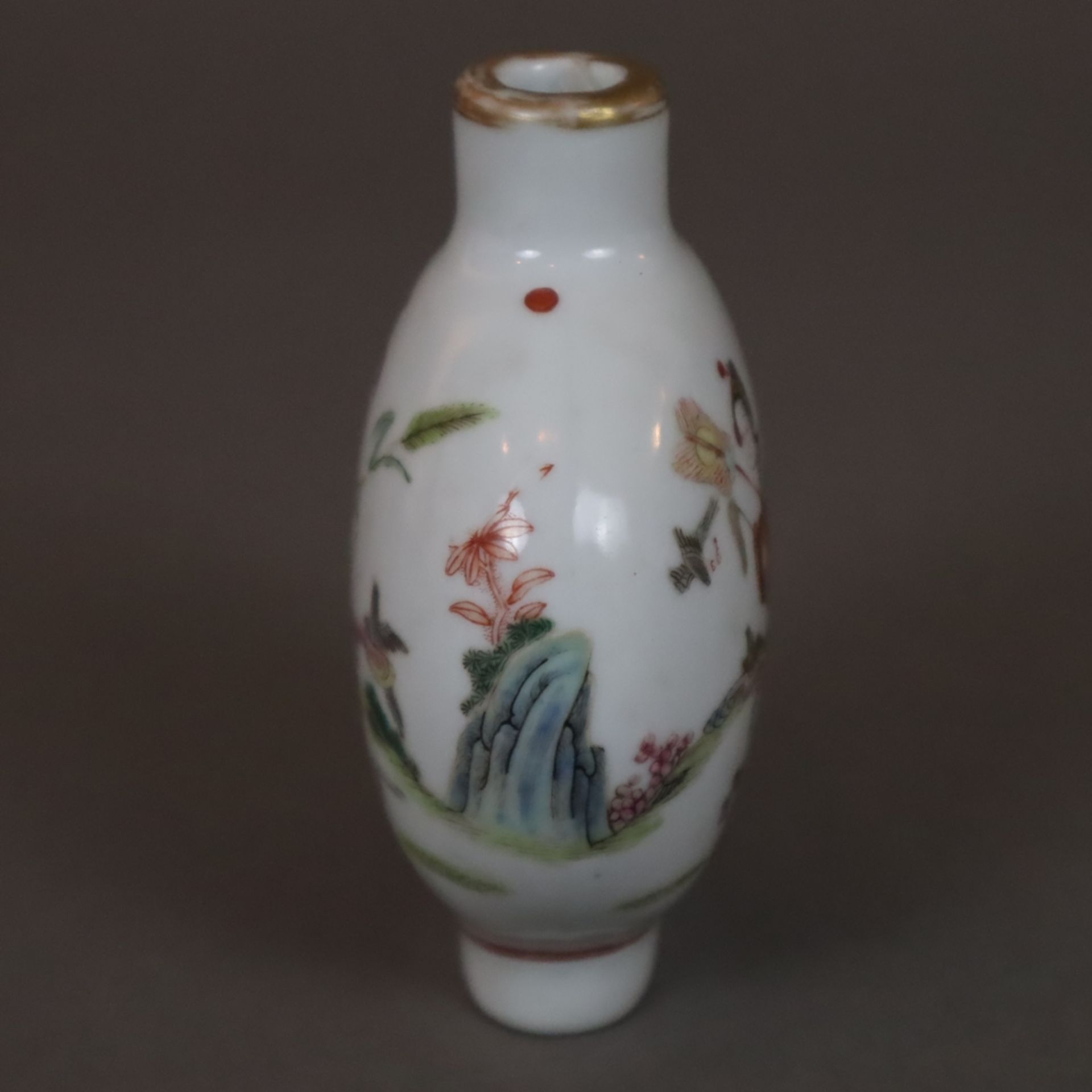 Famille rose-Snuffbottle - China frühes 20.Jh., fein gemalter Dekor mit mythischen Figuren in kunst - Image 4 of 6