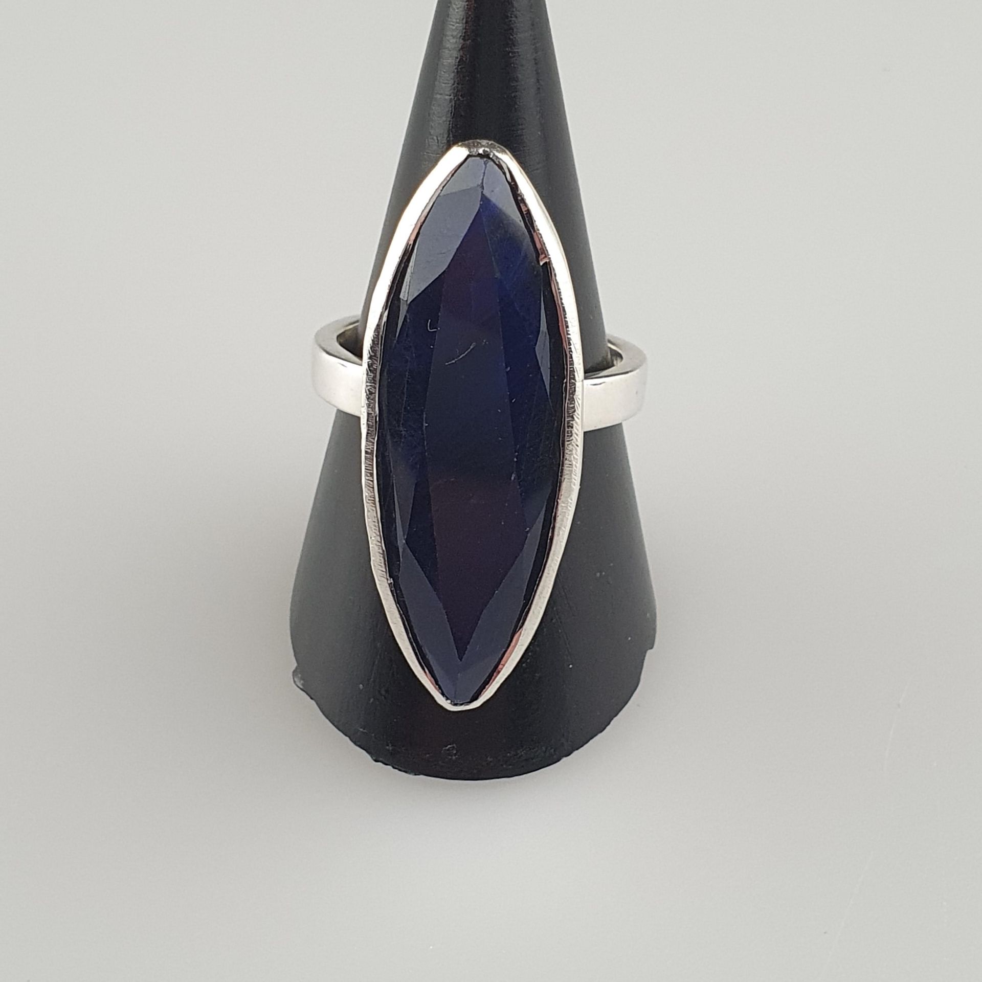 Saphirring - 925 Silber, Ringkopf besetzt mit blauem Saphir im Marquise-Schliff von ca. 30 ct., Gew - Bild 2 aus 5