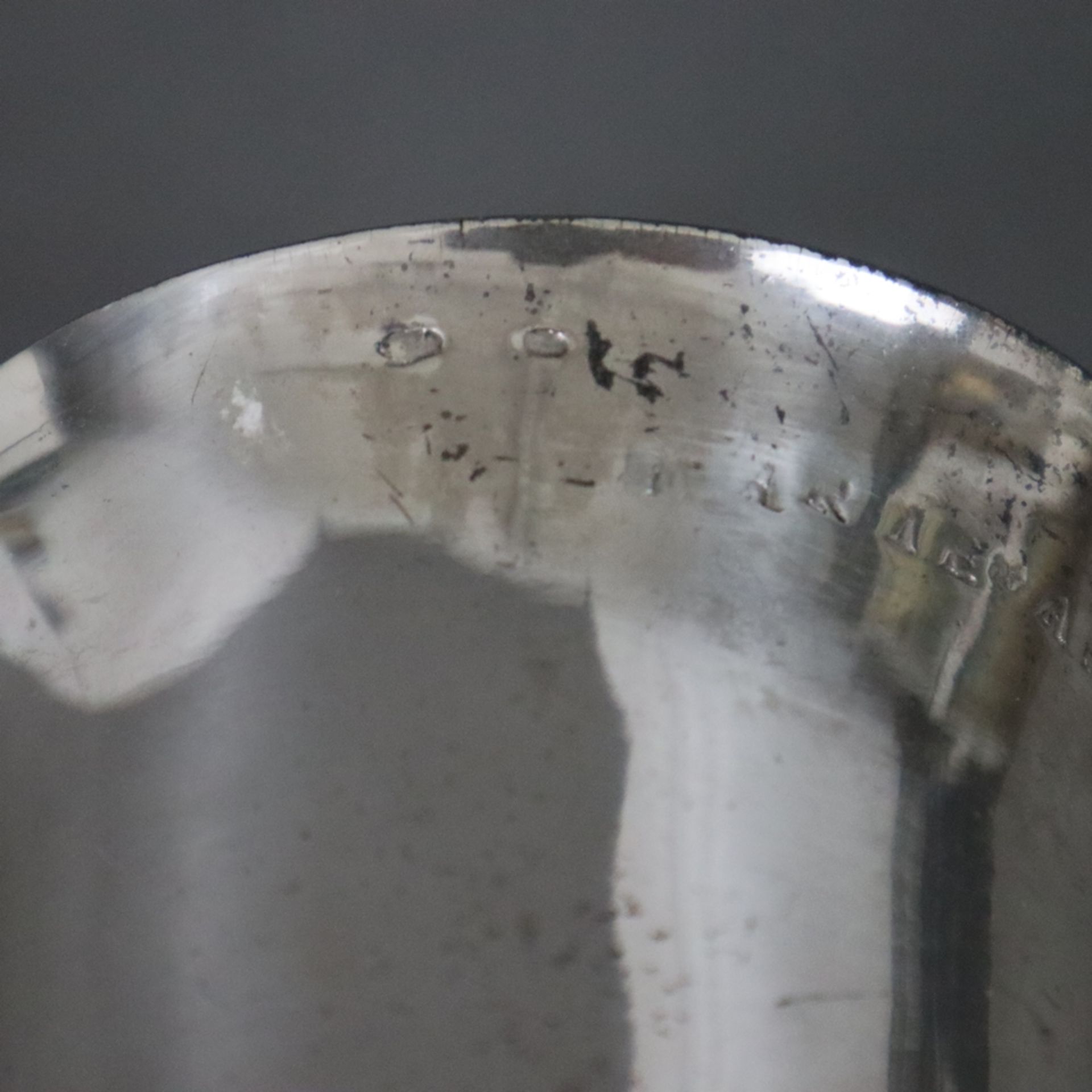 Silberbecher - Frankreich 18./19. Jh., Silber, glockenförmiger Becher mit Rundfuß, unter dem Lippen - Bild 3 aus 8