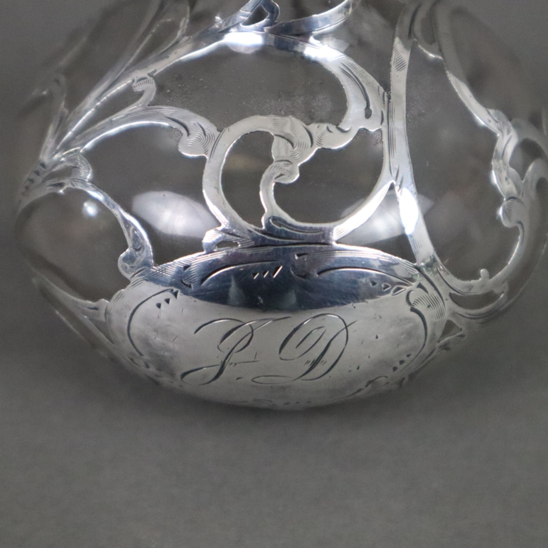 Parfümflakon - USA, flächendeckend mäandrierender Jugendstil-Rankendekor in Silver-Overlay-Technik, - Bild 4 aus 8