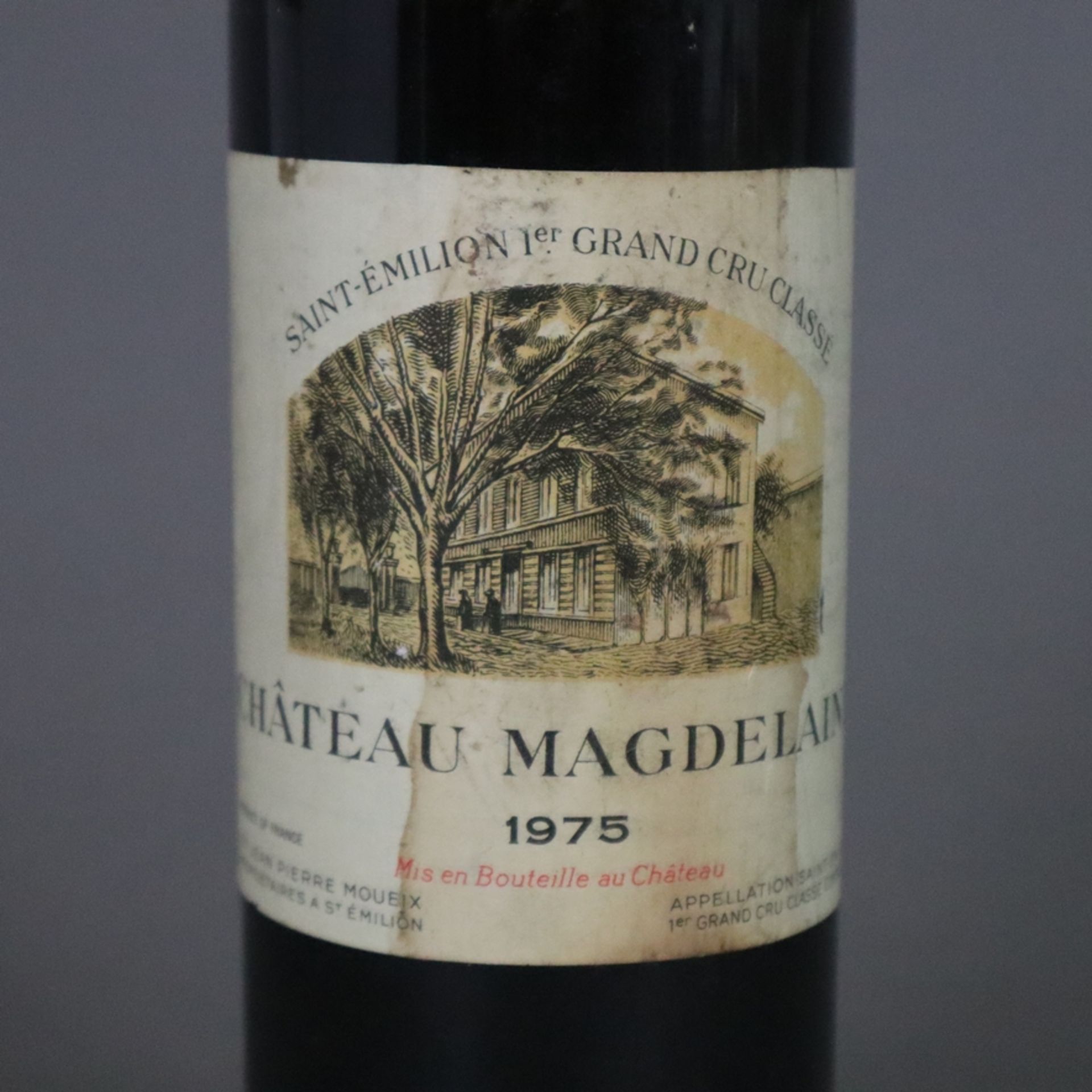 Wein - 1975 Château Magdelaine, Saint-Émilion Grand Cru Classé, France, 0,7 L, Etikett stark beschä - Image 4 of 6