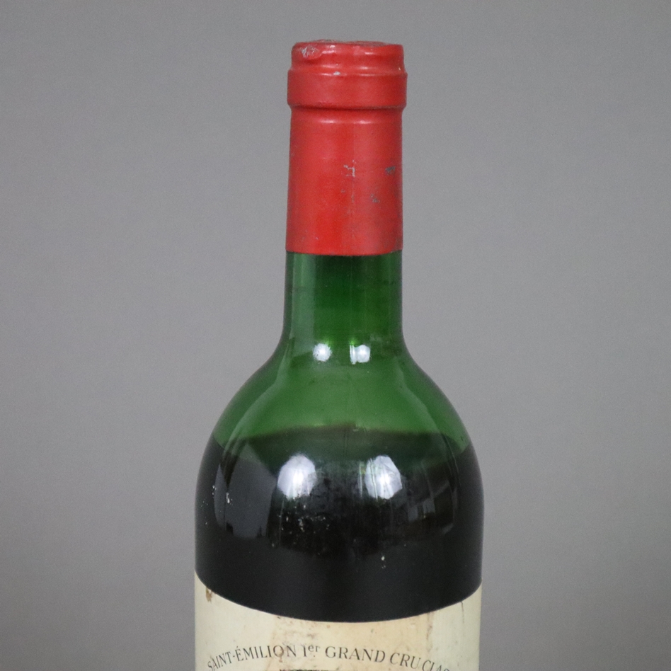 Wein - 1975 Château Magdelaine, Saint-Émilion Grand Cru Classé, France, 0,7 L, Etikett stark beschä - Image 2 of 6
