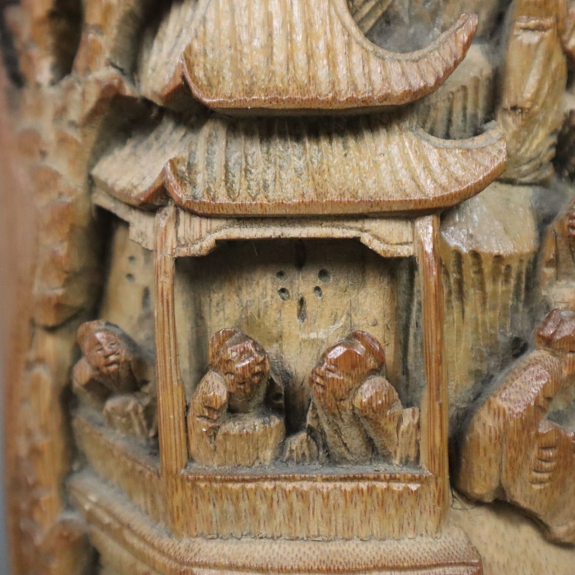 Ein Paar große Pinselhalter - China 1. Hälfte 20. Jh., Bambus, zylindrische Form, beschnitzt, schau - Image 4 of 10