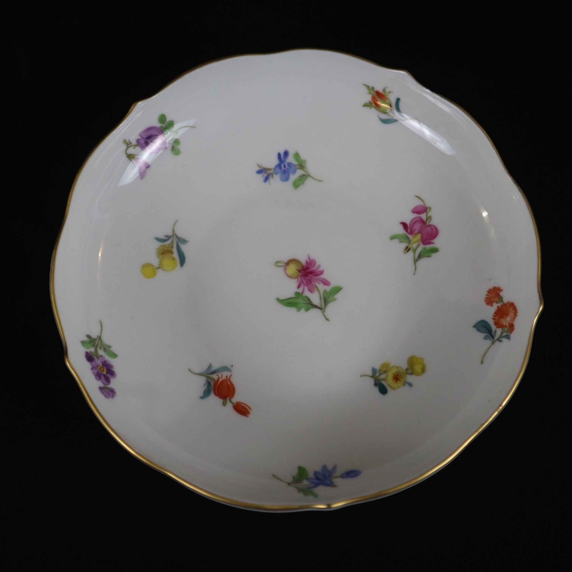 Konvolut Meissen - 5-tlg., Knaufzeit (1850-1924), Porzellan, polychrome Bemalung mit Blumenarrangem - Bild 4 aus 9