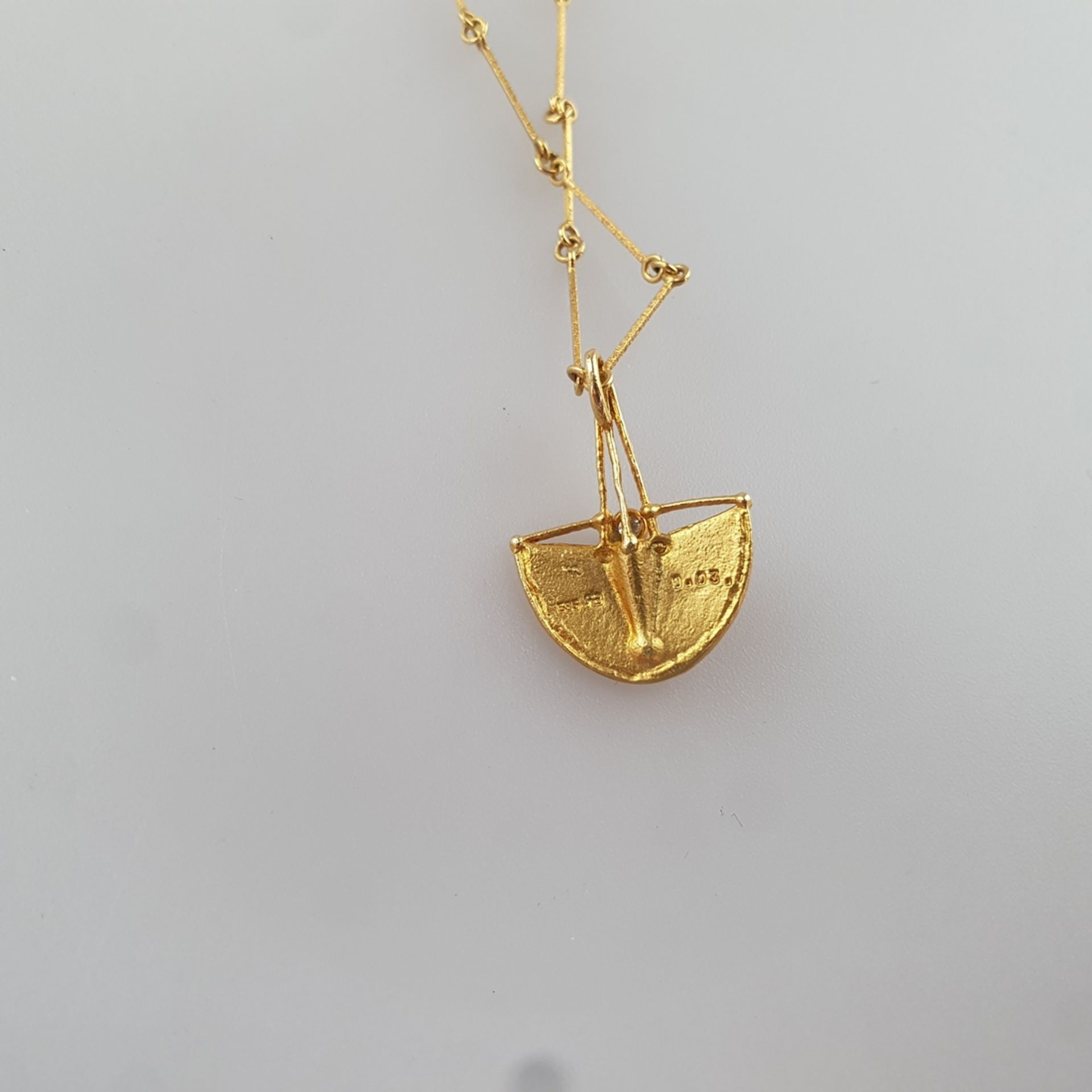 Design-Anhänger mit Kette - Gelbgold 585/000 (14K), ausgefallener Anhänger besetzt mit 1 Diamanten - Image 3 of 3