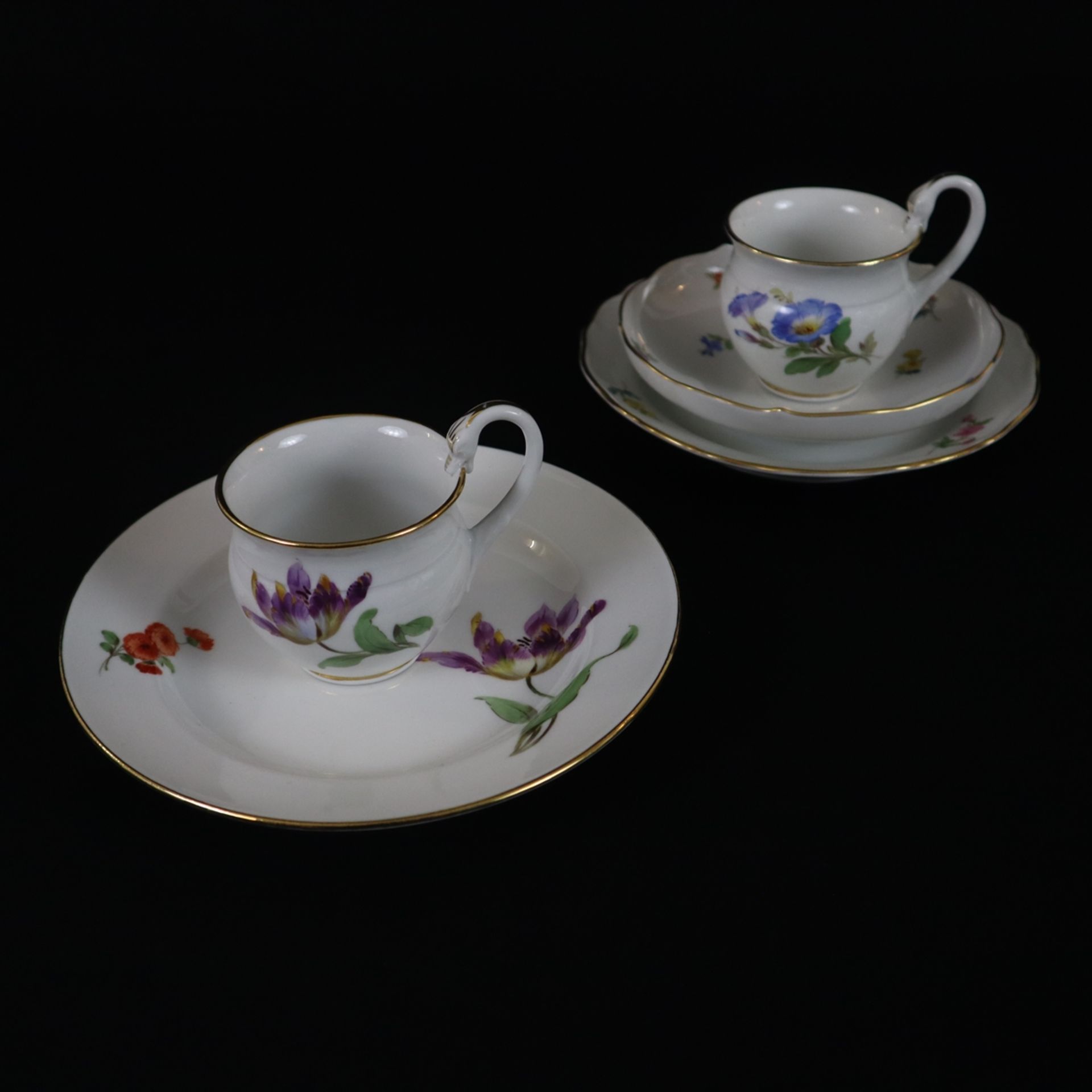 Konvolut Meissen - 5-tlg., Knaufzeit (1850-1924), Porzellan, polychrome Bemalung mit Blumenarrangem