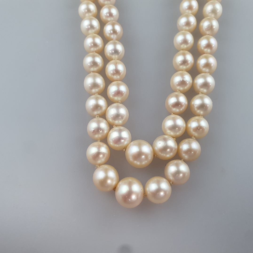 Perlencollier mit Weißgoldschließe - zweireihig, einzeln geknotete champagnerfarbene Perlen im leic - Image 4 of 5