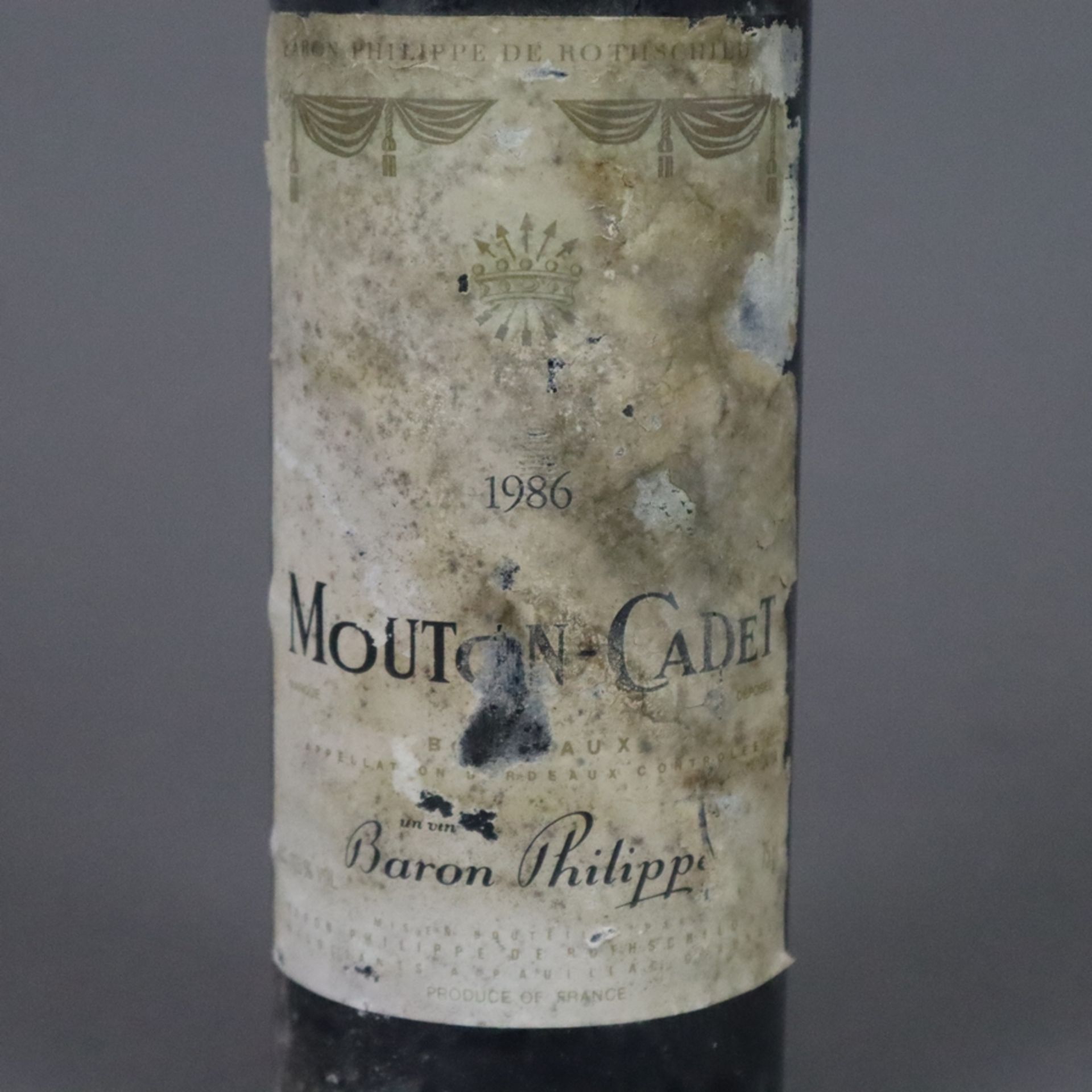 Wein - 1986 Baron Philippe de Rothschild Mouton Cadet, France, 0,7 L, Flasche verschmutzt, Etikett  - Bild 4 aus 6